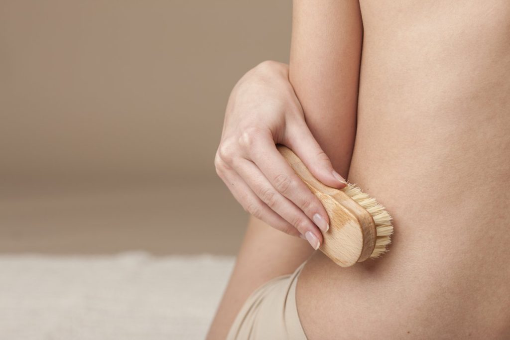 Why You SHOULD Be Dry Brushing