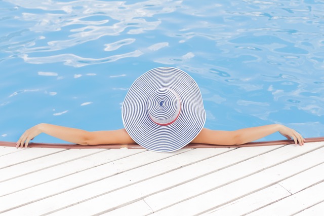 Beauty Tips for Beach and Poolside